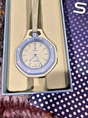 Swatch × Audemars Piguet Royal Pop “Blaue Acht”